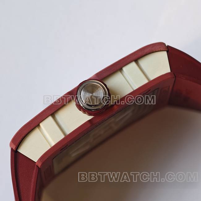 最佳复刻手表RM016 UMI厂理查德米勒红色侧面实拍图