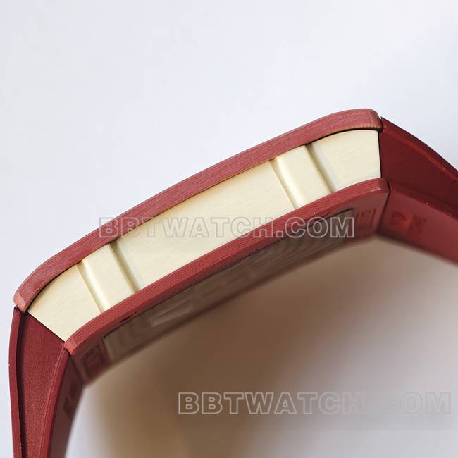 最佳复刻手表RM016 UMI厂理查德米勒红色侧面实拍图