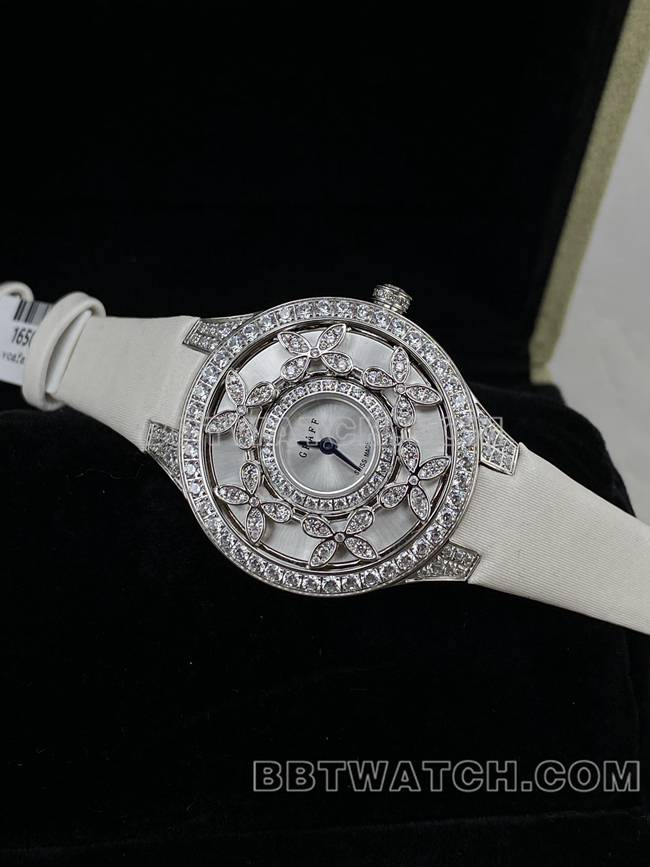超级克隆手表VCA厂格拉芙蓝宝石钻石33mm石英机芯正面实拍图