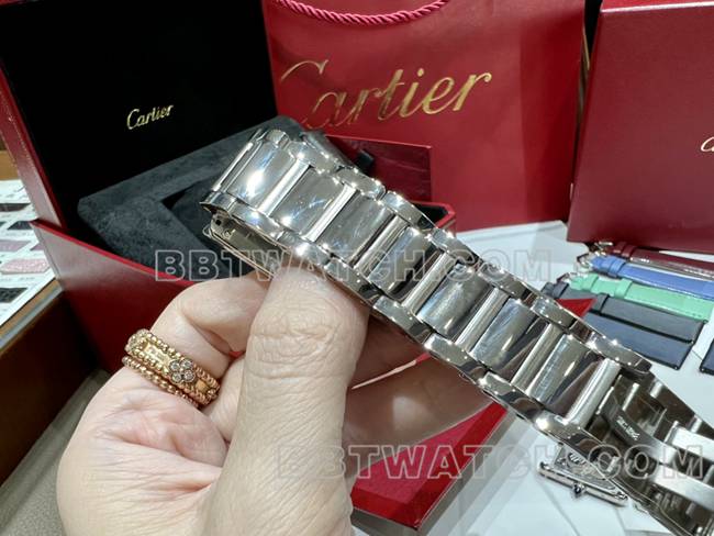 1:1复刻手表坦克DR厂卡地亚银白盘中号石英钢表带表带实拍图