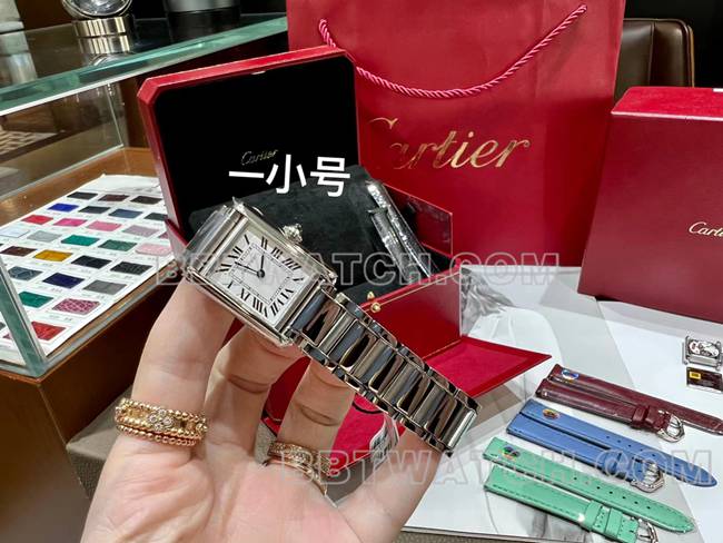 超级克隆手表坦克DR厂卡地亚银白盘石英钢表带正面实拍图