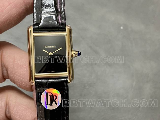 顶级复刻手表DR厂卡地亚坦克黑盘石英黑色表带正面实拍图