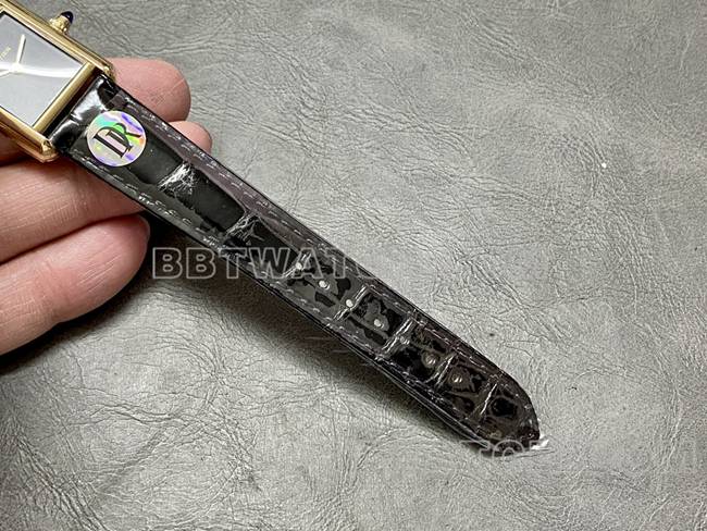 顶级复刻手表DR厂卡地亚坦克黑盘石英黑色表带表带实拍图