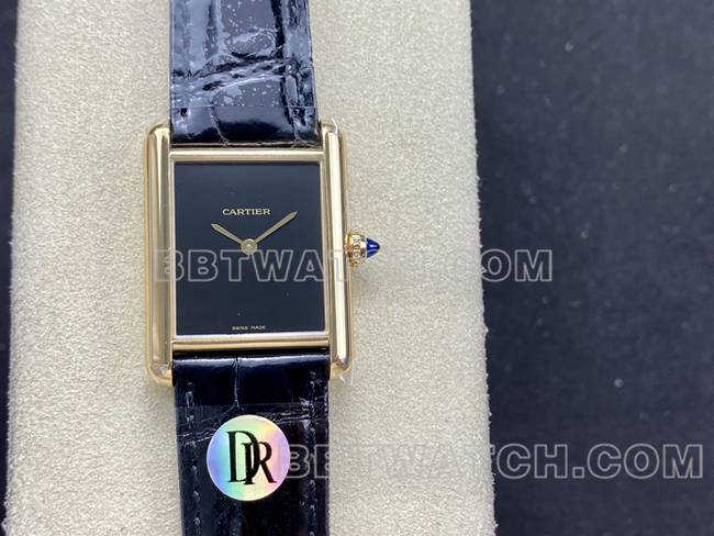 最优复刻手表DR厂卡地亚坦克黑盘金壳石英黑色表带正面实拍图