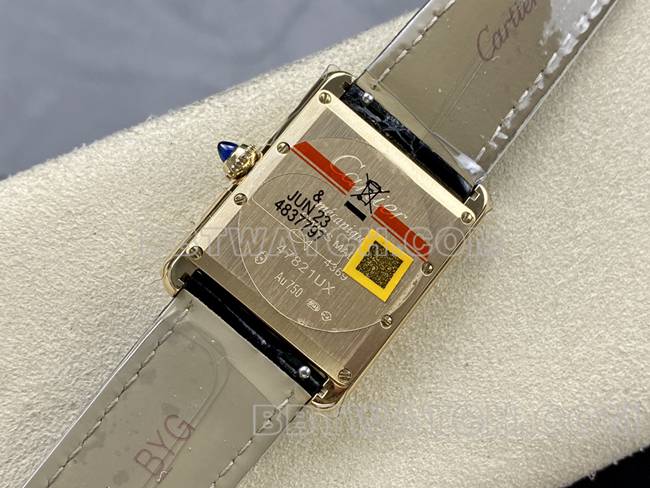 最优复刻手表DR厂卡地亚坦克黑盘金壳石英黑色表带背面实拍图