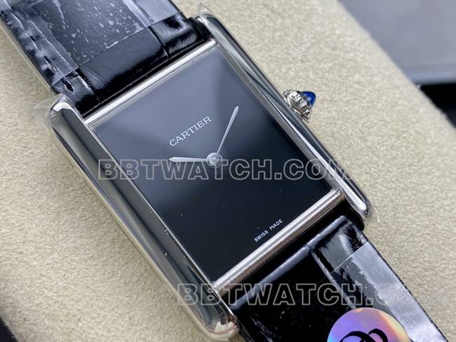 1:1复刻手表DR厂卡地亚坦克黑盘石英黑色表带正面实拍图