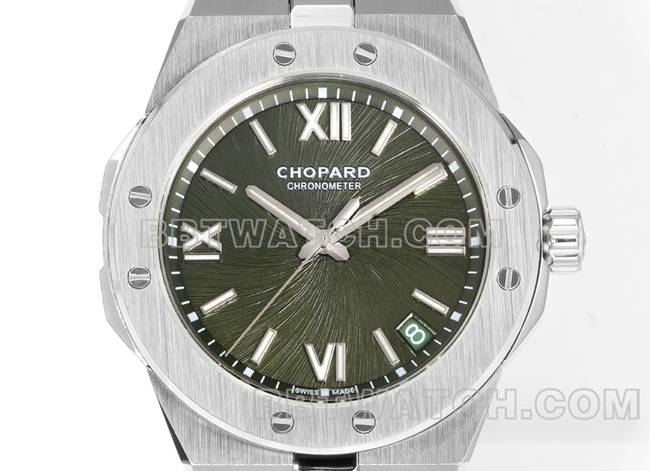 1:1复刻手表雪山傲翼GH厂萧邦绿盘41mm正面实拍图