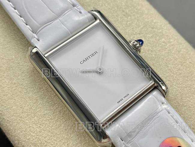超级克隆手表DR厂卡地亚坦克白盘石英白色表带正面实拍图