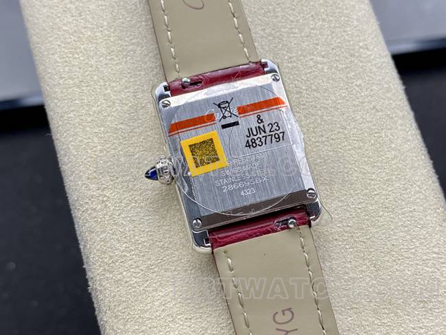 最佳复刻手表DR厂卡地亚坦克红盘石英红色表带背面实拍图
