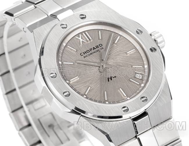 超级克隆手表GH厂萧邦雪山傲翼浅灰盘41mm正面实拍图