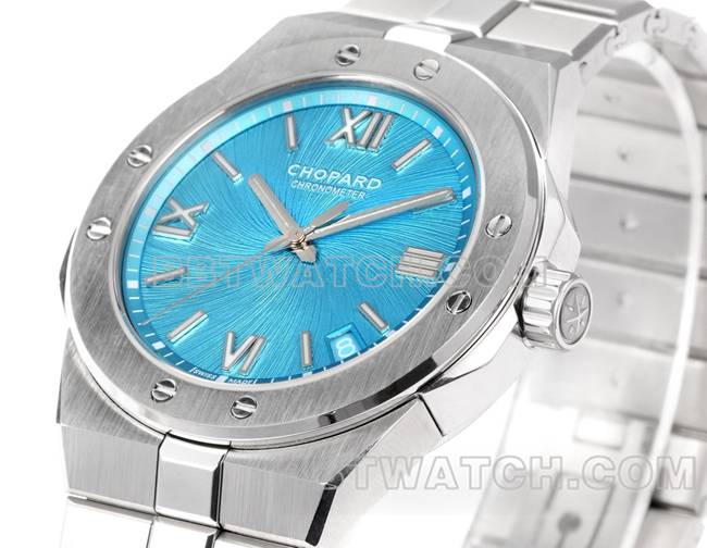 顶级复刻手表GH厂萧邦雪山傲翼宝石蓝盘41mm正面实拍图