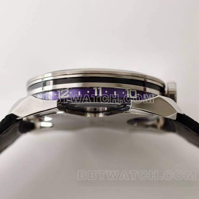 1:1复刻手表MB&F紫盘K1厂机械橡胶表带侧面实拍图