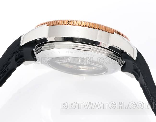 顶级复刻手表超级海洋文化BLS厂百年灵黑盘橡胶表带侧面实拍图