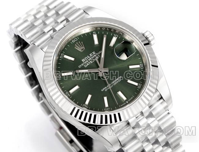 最佳复刻手表JF厂日志劳力士绿盘3235机械41毫米正面实拍图