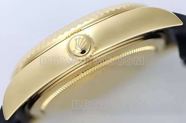 最优复刻手表ZF厂纵航者劳力士黑盘9002机械橡胶表带侧面实拍图