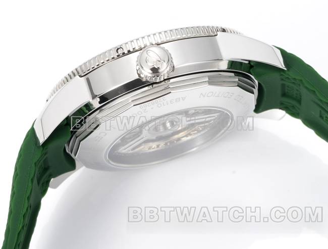 最佳复刻手表超级海洋文化BLS厂百年灵绿盘橡胶表带侧面实拍图