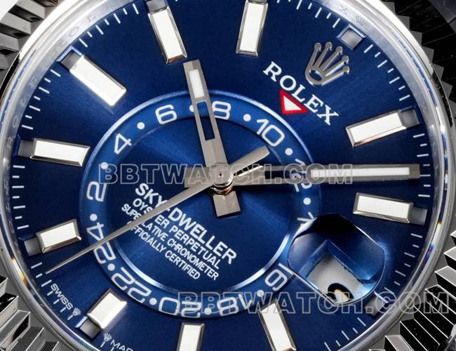 顶级复刻手表AR+厂纵航者劳力士蓝盘机械钢表带正面实拍图