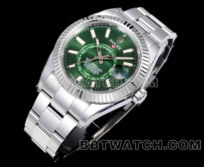 最优复刻手表AR+厂纵航者劳力士绿盘机械钢表带正面实拍图
