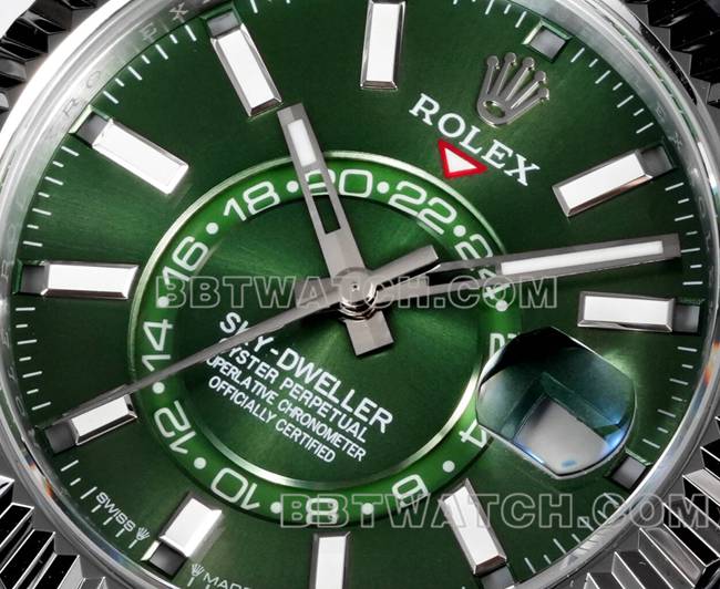 最优复刻手表AR+厂纵航者劳力士绿盘机械钢表带正面实拍图