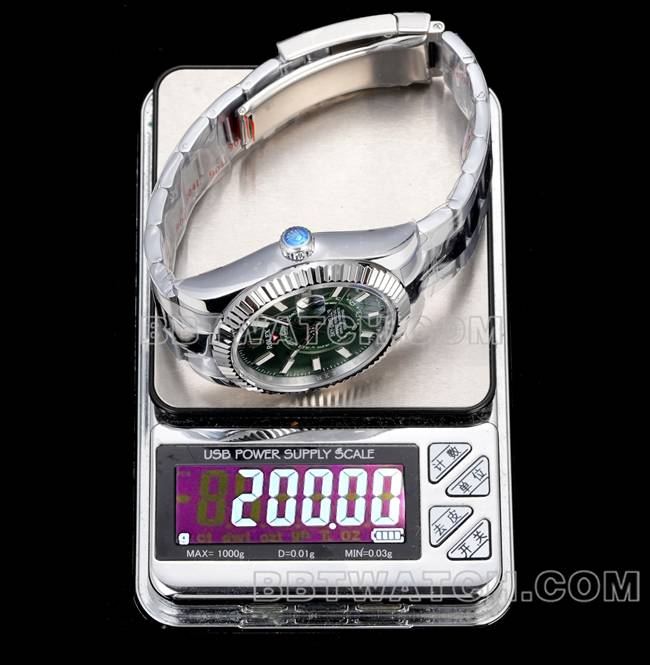 最优复刻手表AR+厂纵航者劳力士绿盘机械钢表带重量实拍图