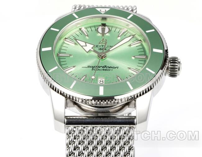 最佳复刻BLS厂超级海洋文化百年灵浅绿盘钢表带正面实拍图