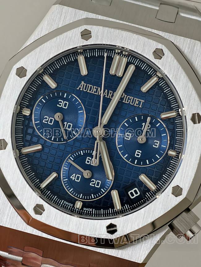 超级克隆手表皇家橡树DDF厂爱彼蓝盘4401机械26240正面实拍图