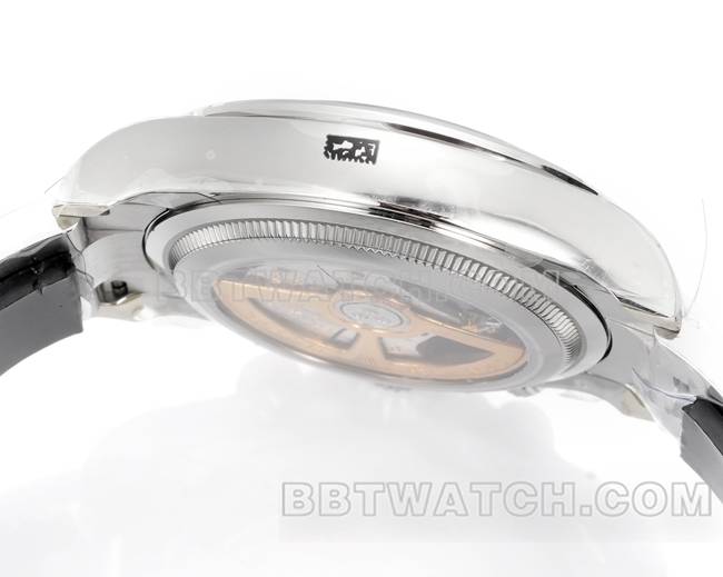 1:1复刻手表JF厂迪通拿劳力士冰蓝盘4131机械40毫米侧面实拍图