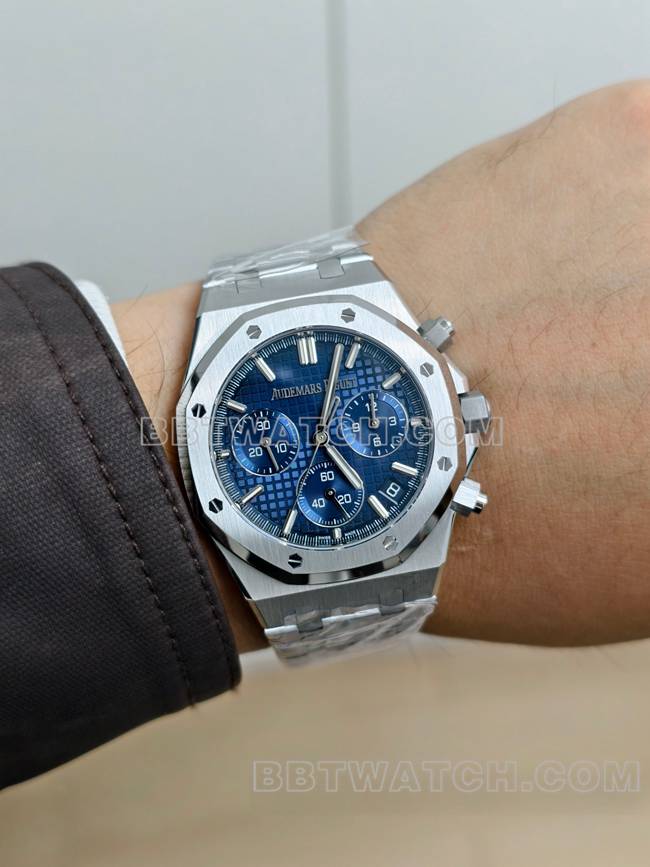 超级克隆手表皇家橡树DDF厂爱彼蓝盘4401机械26240佩戴实拍图