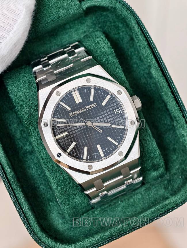 最佳复刻手表皇家橡树DDF厂爱彼黑盘4302机械15510正面实拍图