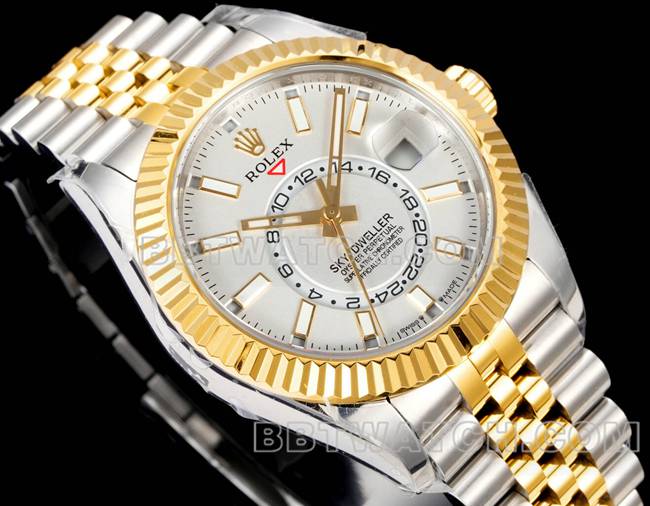 1:1复刻手表劳力士AR+厂纵航者白盘机械间金正面实拍图