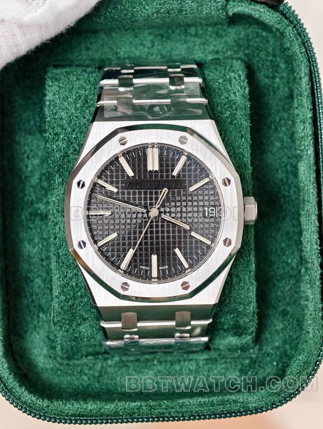 最佳复刻手表皇家橡树DDF厂爱彼黑盘4302机械15510正面实拍图