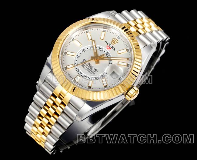 1:1复刻手表劳力士AR+厂纵航者白盘机械间金正面实拍图