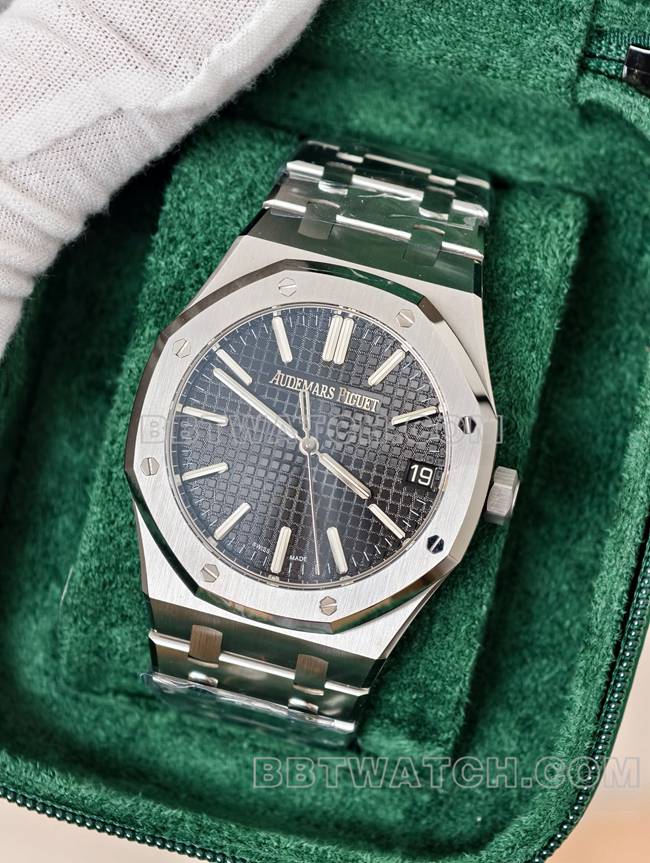 最佳复刻手表皇家橡树DDF厂爱彼黑盘4302机械15510正面实拍图