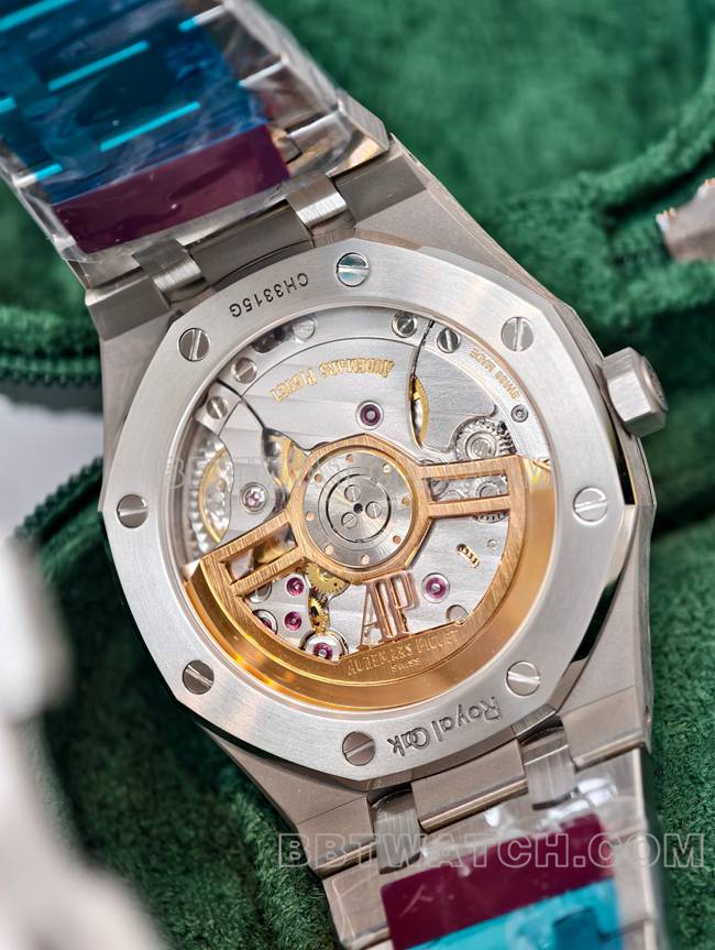 最佳复刻手表皇家橡树DDF厂爱彼黑盘4302机械15510背面实拍图