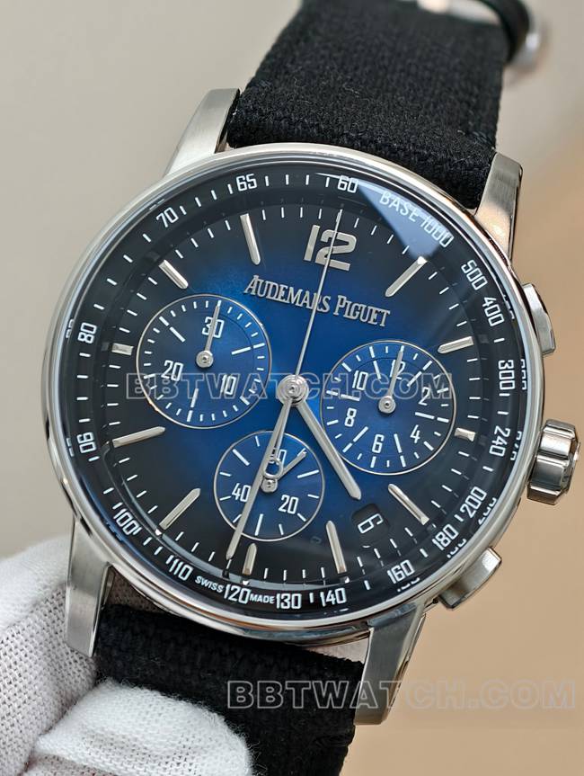 顶级复刻手表CODE 11.59爱彼APS厂烟熏蓝盘4401机械26393正面实拍图