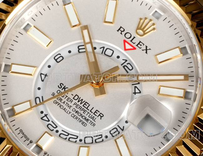 顶级复刻手表纵航者AR+厂劳力士白盘机械间金钢表带正面实拍图