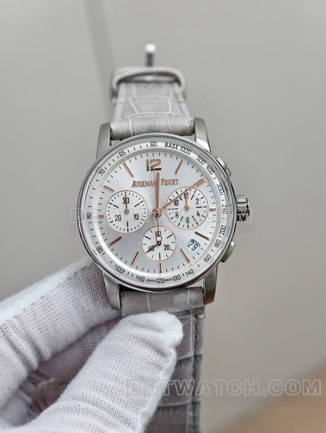 最优复刻手表CODE 11.59爱彼APS厂银灰盘4401机械26393正面实拍图