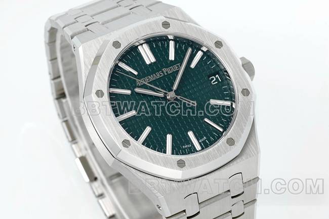 顶级复刻手表皇家橡树DDF厂爱彼绿盘4302机械15510正面实拍图