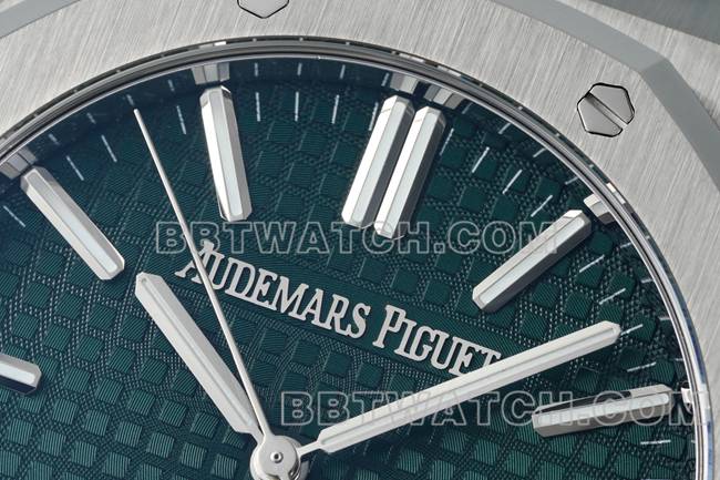 顶级复刻手表皇家橡树DDF厂爱彼绿盘4302机械15510正面实拍图