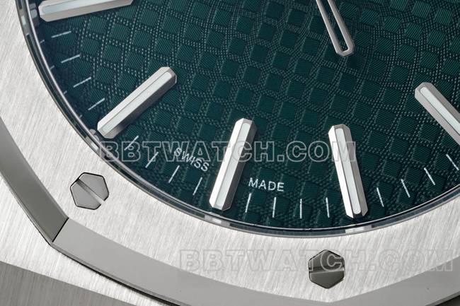 顶级复刻手表皇家橡树DDF厂爱彼绿盘4302机械15510正面实拍图