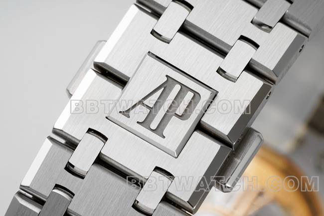 顶级复刻手表皇家橡树DDF厂爱彼绿盘4302机械15510表带实拍图