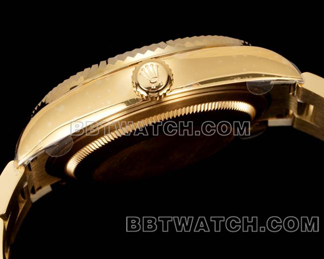 AR+厂超级克隆手表纵航者劳力士白盘机械黄金钢表带侧面实拍图