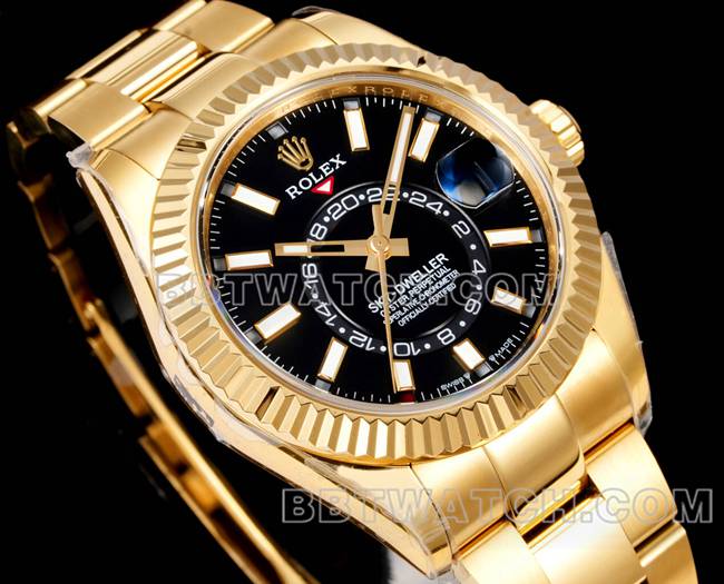 AR+厂1:1复刻手表劳力士纵航者黑盘机械黄金钢表带正面实拍图