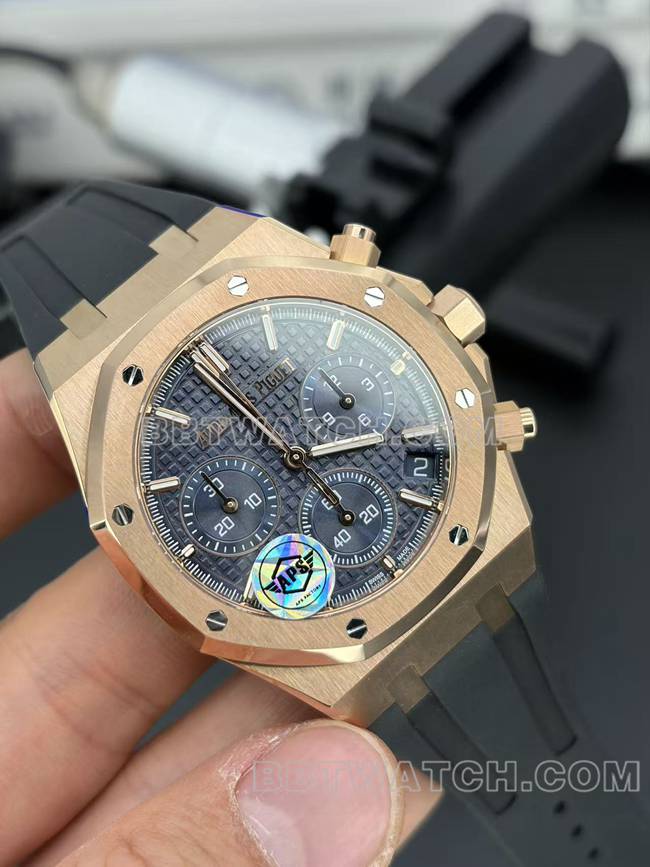 顶级复刻手表APS厂爱彼皇家橡树蓝盘玫瑰金橡胶表带正面实拍图