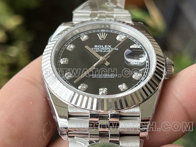 顶级复刻手表ERF厂日志劳力士黑盘3235机械41mm正面实拍图