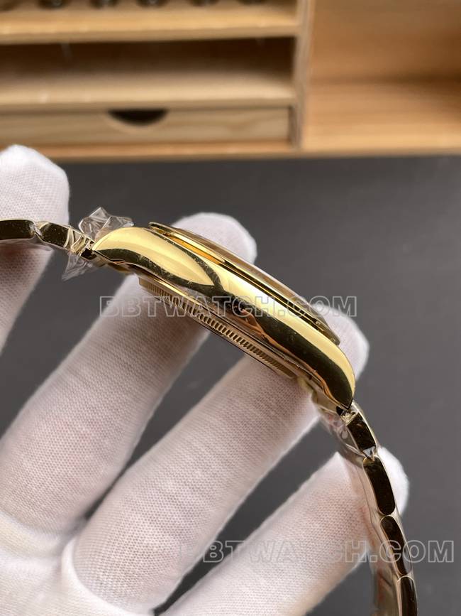 最优复刻手表QF厂迪通拿劳力士金盘黄金4131侧面实拍图