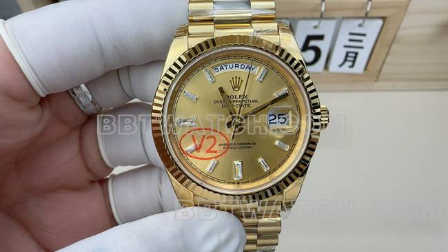顶级复刻手表VS厂劳力士星期日历金盘钢带正面实拍图