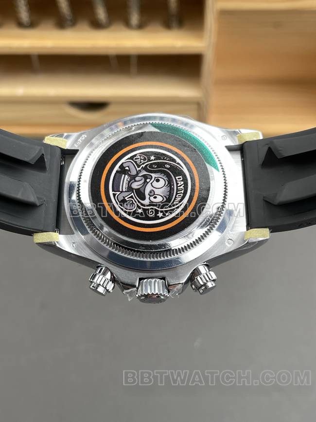 1:1复刻手表QF厂迪通拿劳力士银灰盘4131机械背面实拍图