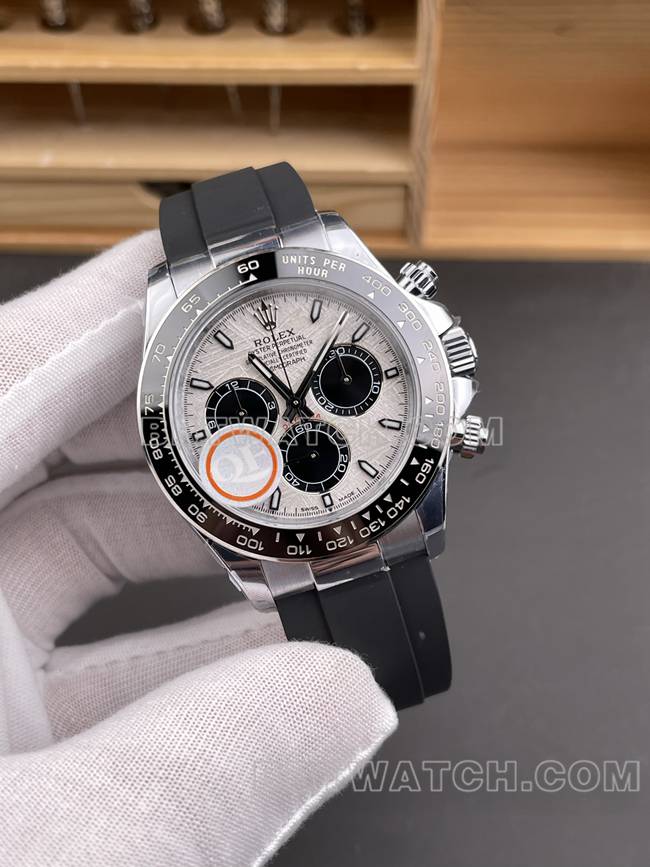 1:1复刻手表QF厂迪通拿劳力士银灰盘4131机械正面实拍图