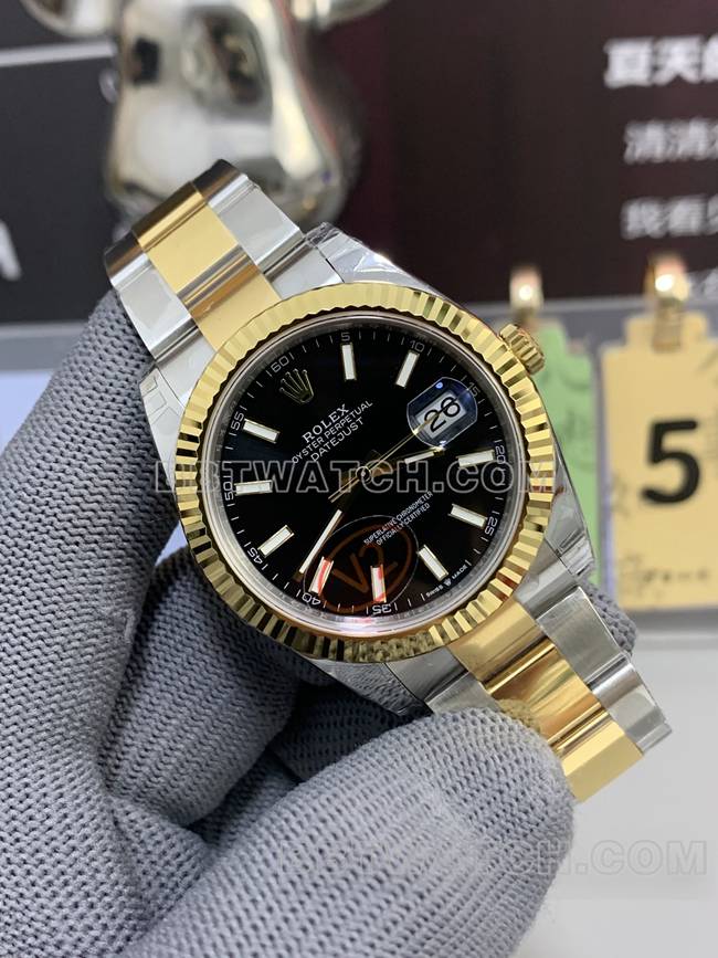 VS厂顶级复刻手表日志劳力士黑盘3235机械41mm正面实拍图